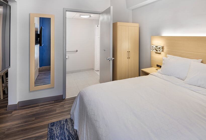 חדר סטנדרט שתי מיטות זוגיות, Holiday Inn Express & Suites Atlanta Downtown, An Ihg