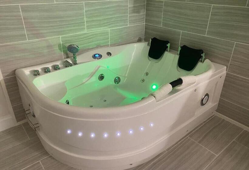 غرفة ديلوكس, Orbits Inn