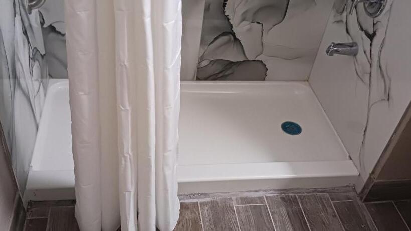 장애인용 디럭스룸, Red Roof Inn Huntsville, Al