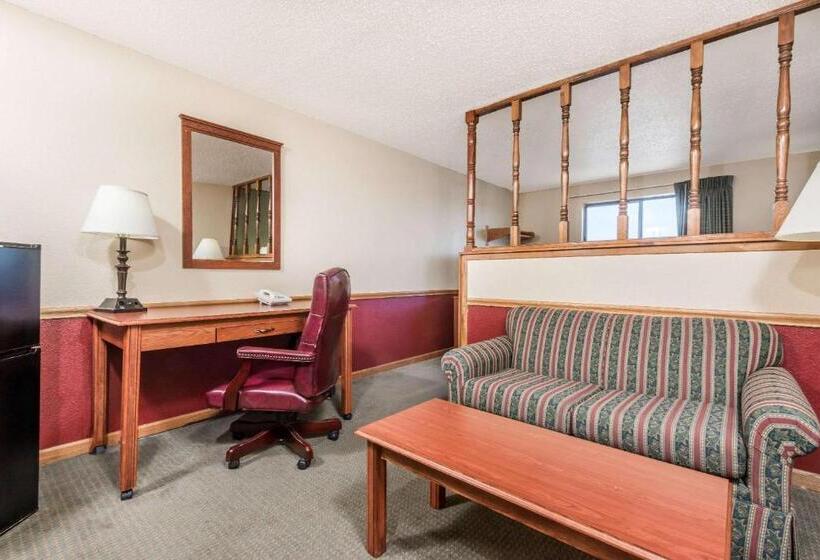 Люкс Deluxe Кровать Кинг, Super 8 By Wyndham Maysville Ky