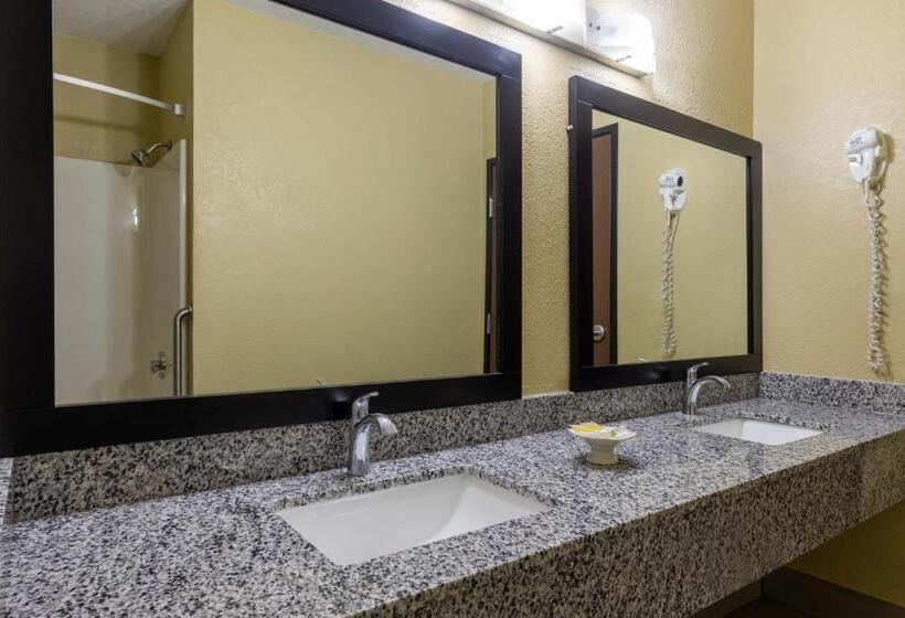 Deluxe Suite King-Size Franciággyal, Super 8 By Wyndham Nixa/springfield Area