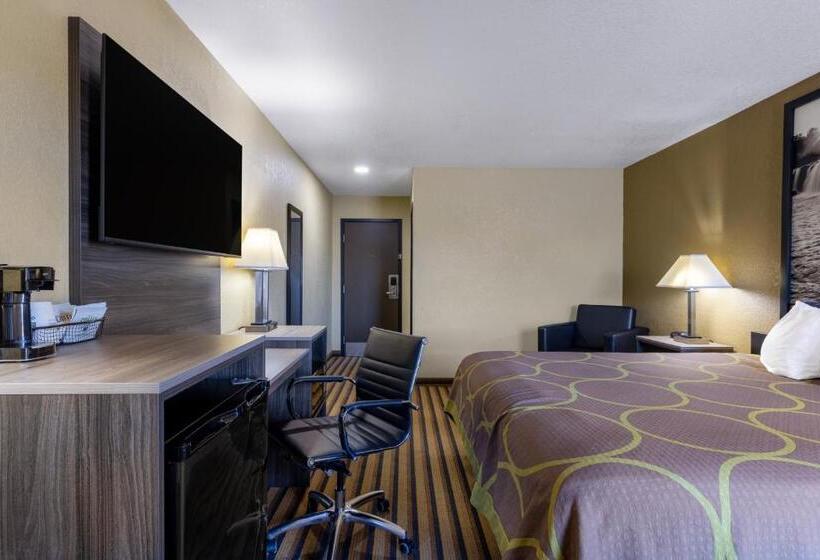 Standard Szoba King Size Bed, Super 8 By Wyndham Nixa/springfield Area