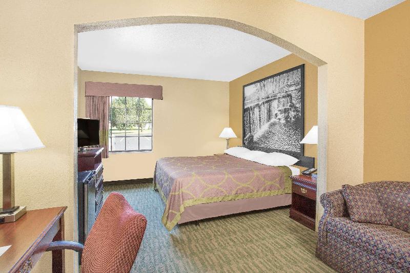 Standard Szoba King Size Bed, Super 8 By Wyndham Nixa/springfield Area