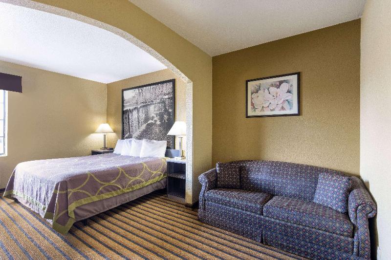 Standard Szoba King Size Bed, Super 8 By Wyndham Nixa/springfield Area