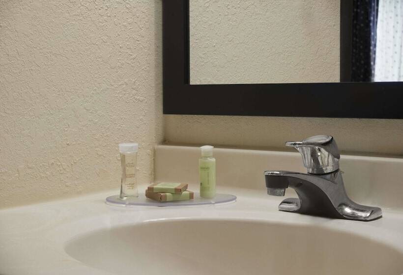 스탠다드 룸 더블 침대 2개, Super 8 By Wyndham Whitewater Wi