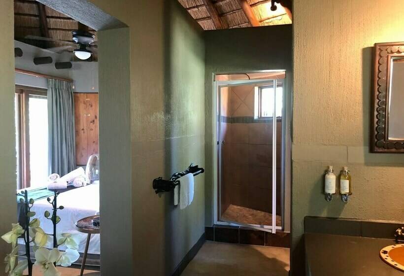シャレー・デラックス1寝室, Emhosheni River Lodge