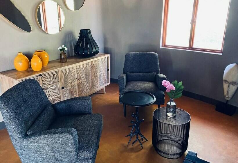 シャレー・デラックス1寝室, Emhosheni River Lodge
