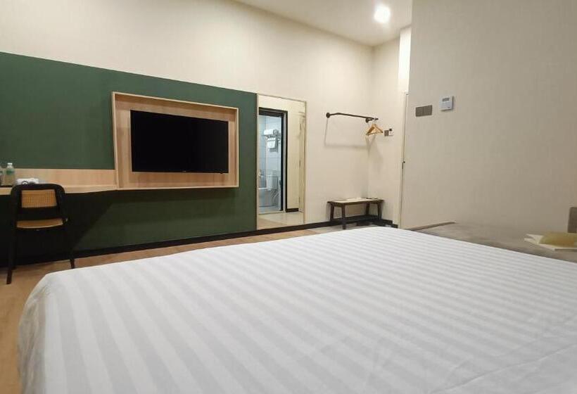 Полулюкс, Urban Inn Alor Setar