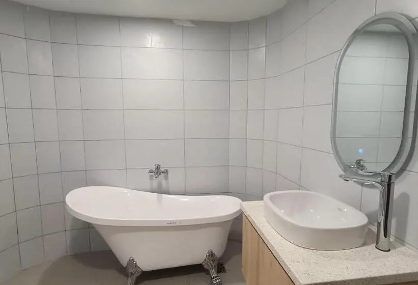 سوییت اجرایی, Urban Inn Alor Setar