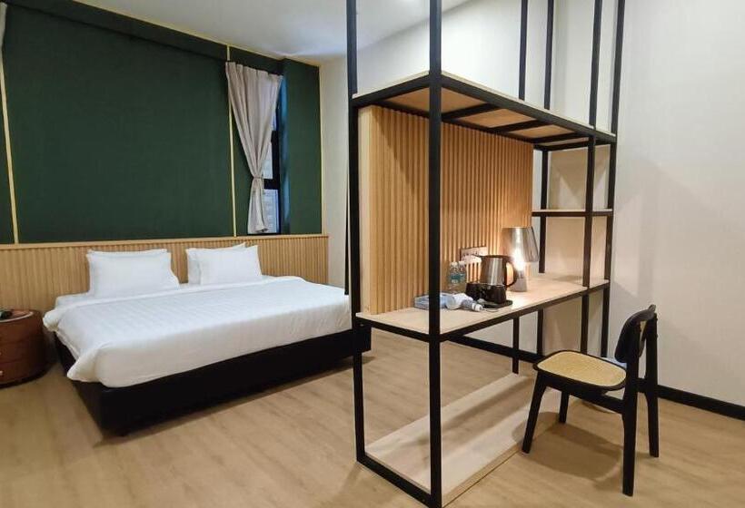 Президентский Люкс, Urban Inn Alor Setar