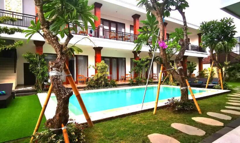 اتاق لوکس با تخت بزرگ, Santi Homestay