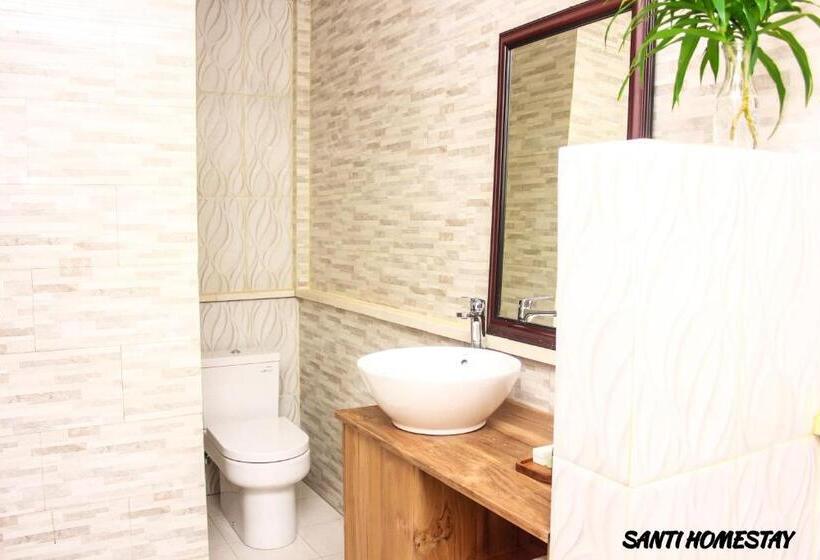 اتاق لوکس با تخت بزرگ, Santi Homestay