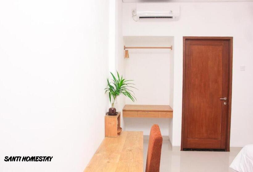 اتاق لوکس با تخت بزرگ, Santi Homestay