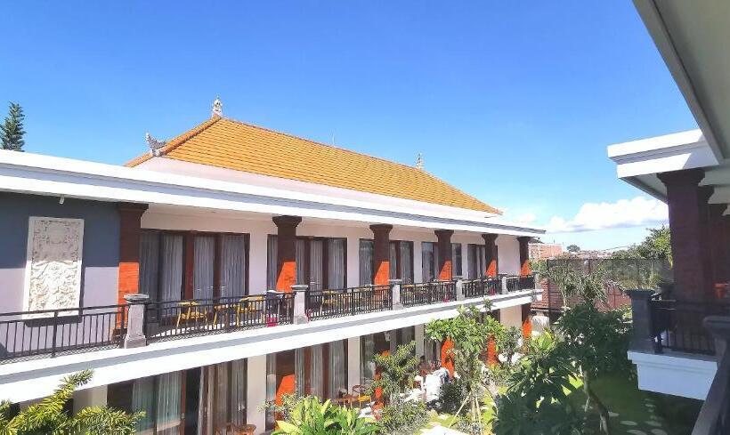 اتاق لوکس با تخت بزرگ, Santi Homestay