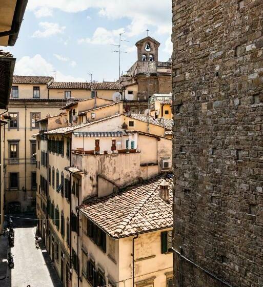 اتاق استاندارد, Aqa Palace