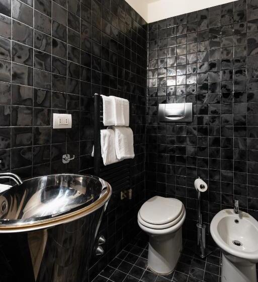 اتاق استاندارد, Aqa Palace