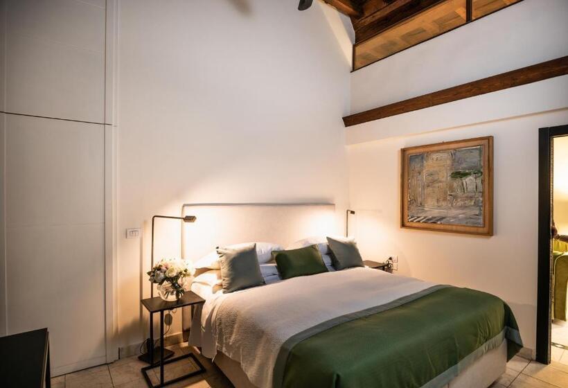 اتاق استاندارد, Aqa Palace