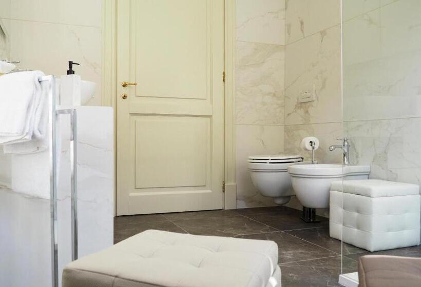 اتاق سوپریور, Aqa Palace