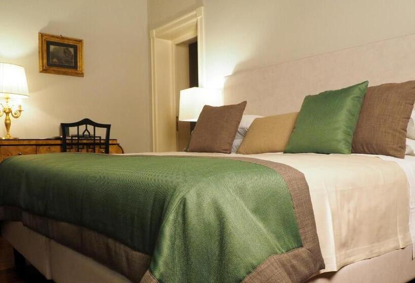 اتاق سوپریور, Aqa Palace