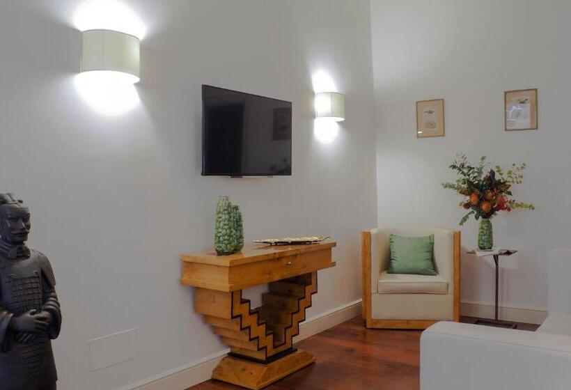 اتاق لوکس, Aqa Palace