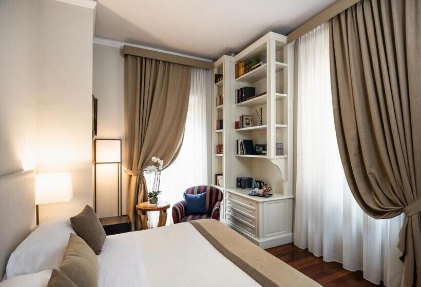 اتاق سوپریور, Aqa Palace