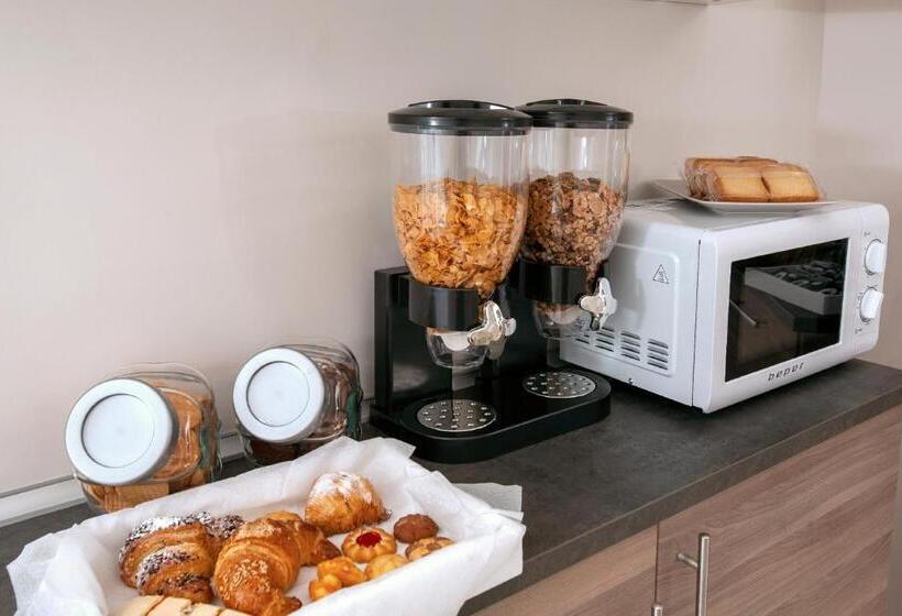 스탠다드 룸 킹사이즈 침대, B&b Relax In Pompei