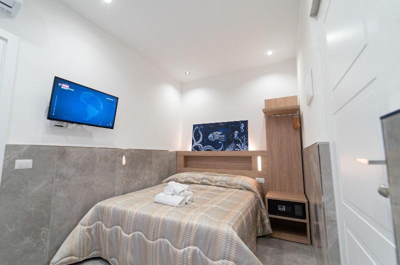 Superior Room, Hg Boutique Toledo, Napoli Centro, By Clapa Group