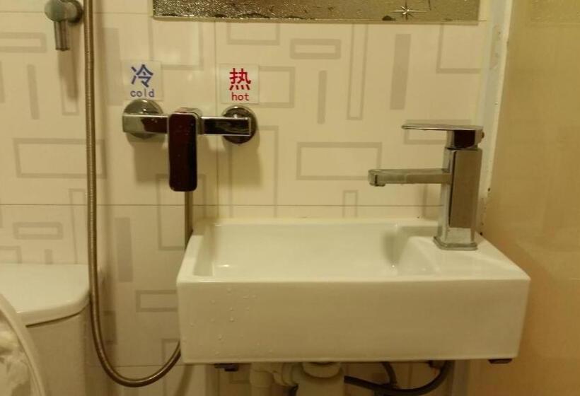 اتاق استاندارد سه نفره, Li Cheng Guesthouse