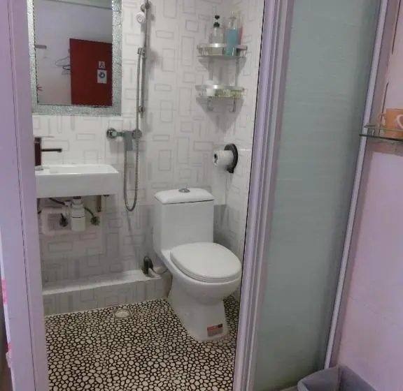 اتاق استاندارد چهار تخته, Li Cheng Guesthouse