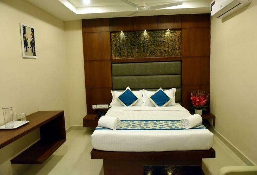 디럭스 룸, The Hydel Park   Business Class Hotel   Near Central Railway Station