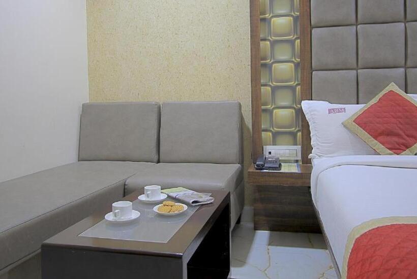 家庭工作室, Abm Express Inn