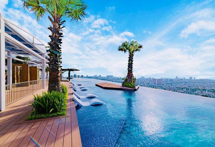 سوئیت کلاب, La Vela Saigon