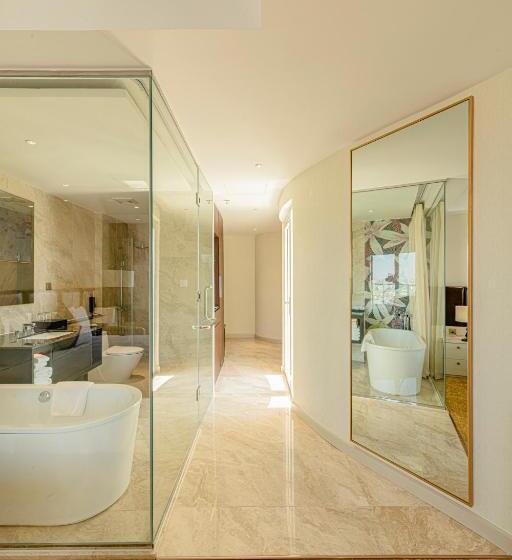 اتاق لوکس, La Vela Saigon