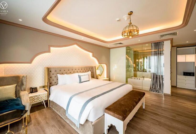 سوئیت کلاب, La Vela Saigon