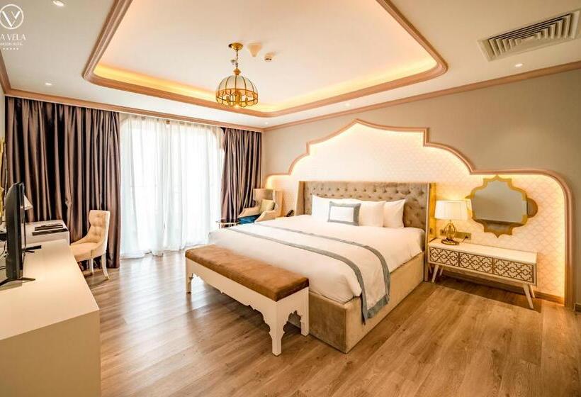 سوئیت کلاب, La Vela Saigon