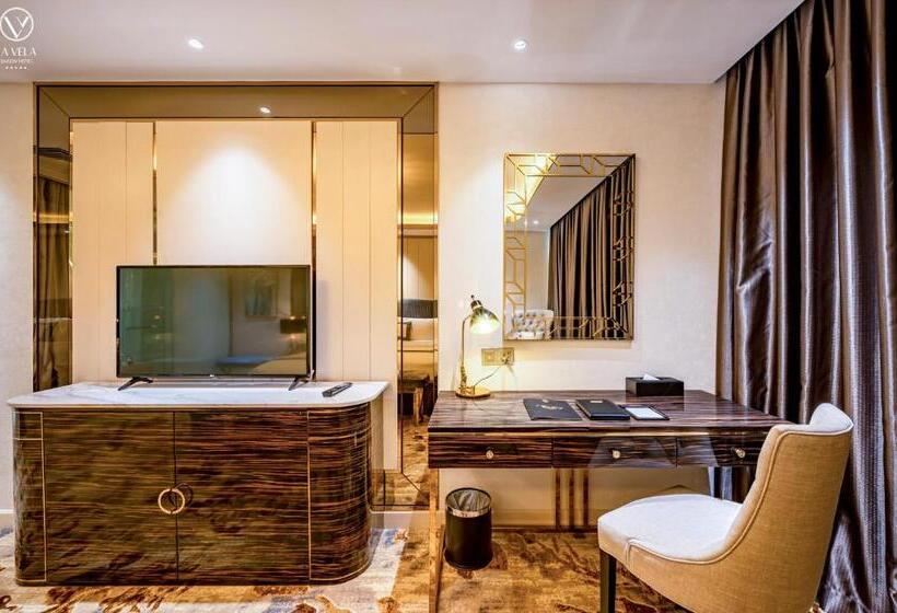 سوئیت کلاب, La Vela Saigon