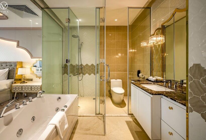 سوئیت کلاب, La Vela Saigon