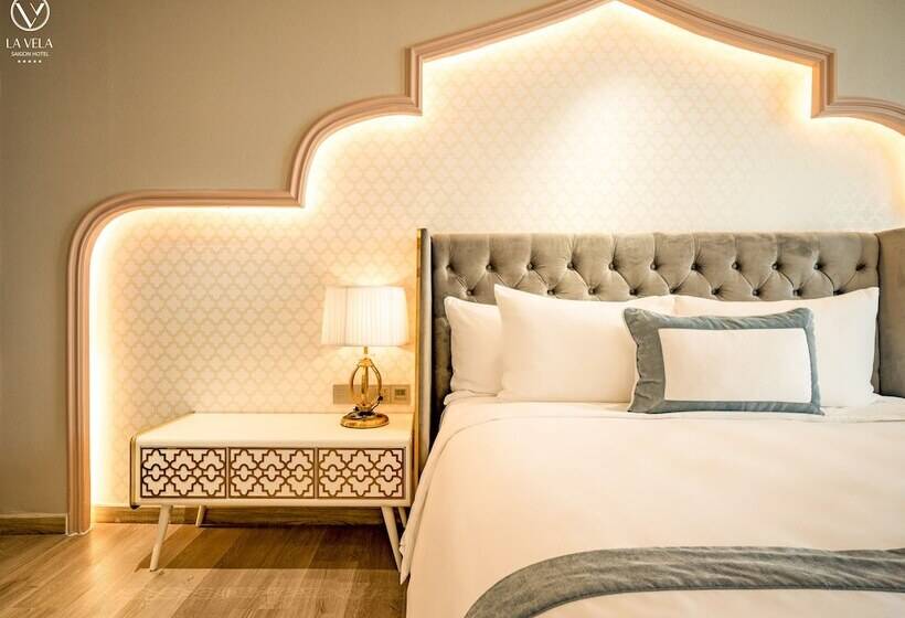 سوئیت کلاب, La Vela Saigon