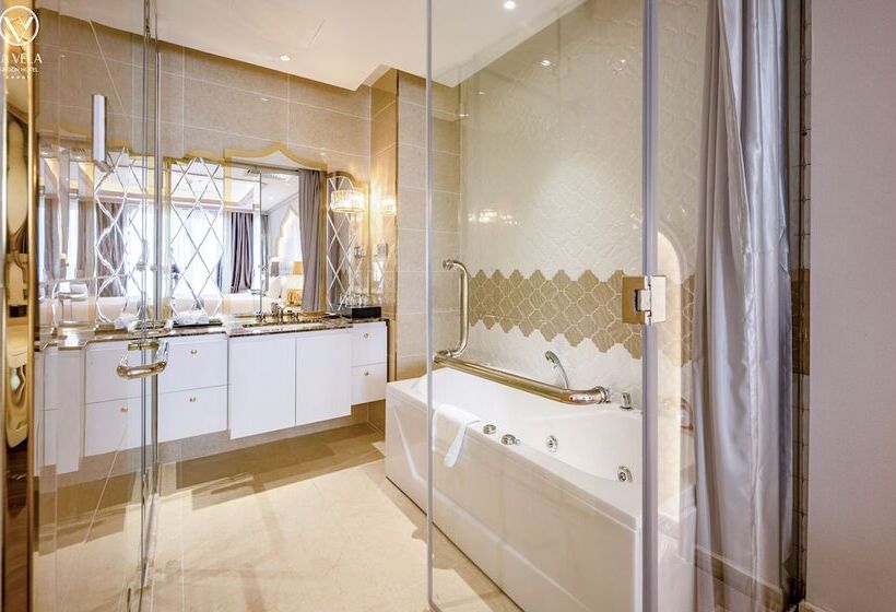 سوئیت کلاب, La Vela Saigon