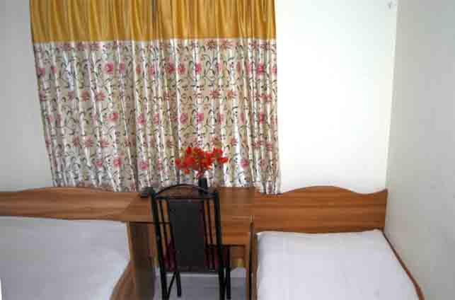 اتاق استاندارد یک نفره, Marry House