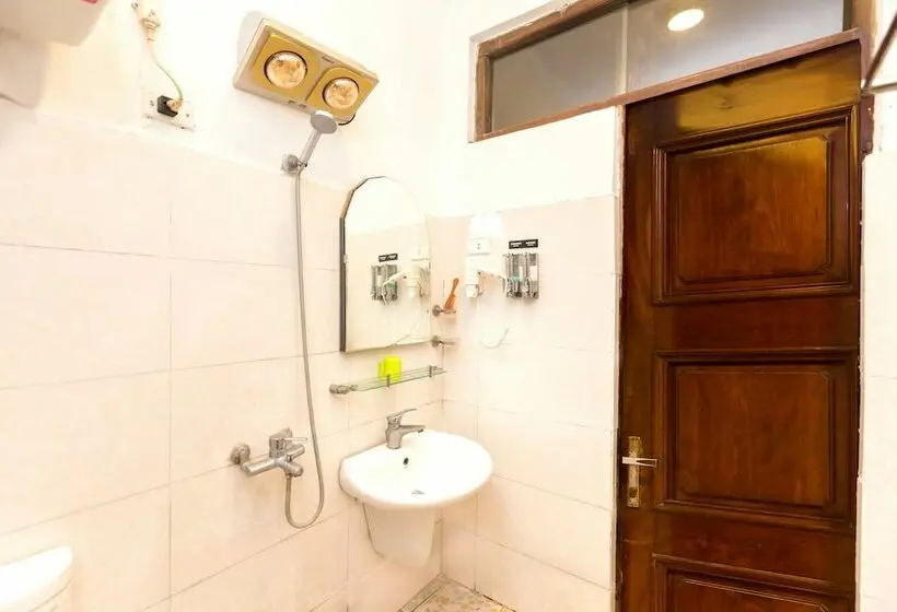 اتاق استاندارد یک نفره, Chikoo Homestay Spot On