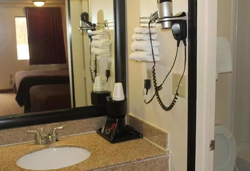 キングサイズベッドのスタンダードルーム, Americas Best Value Inn   Fredericksburg North