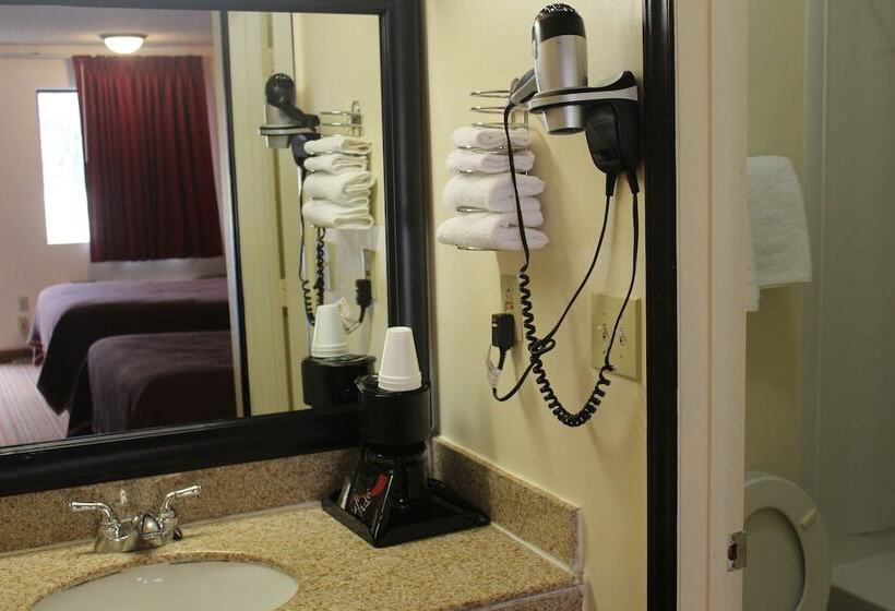 带2个双人床的标准工作室, Americas Best Value Inn Fredericksburg North