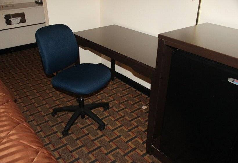 带2个双人床的标准工作室, Americas Best Value Inn Fredericksburg North