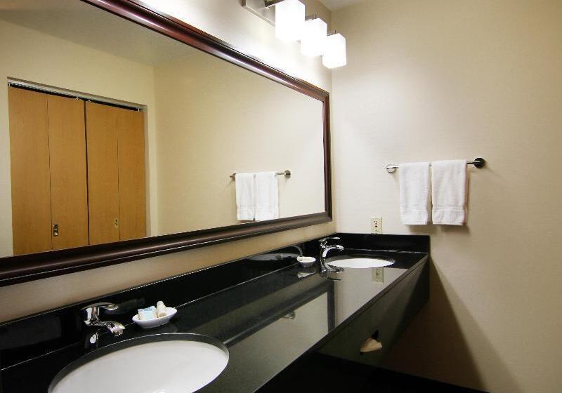 מיטת קינג בסוויטה, Best Western Plus City Center