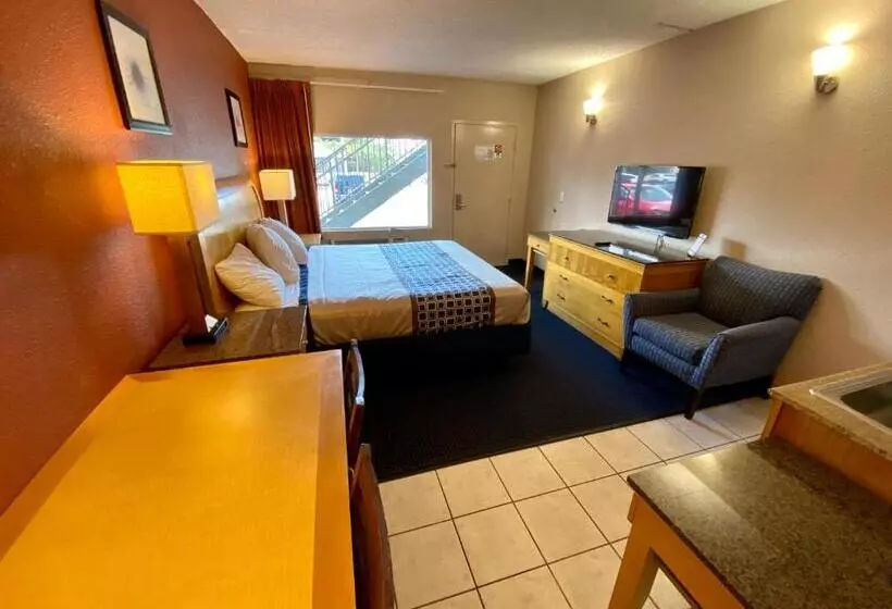 キングサイズベッドのデラックスルーム, Breeze Inn & Suites, Virginia Beach