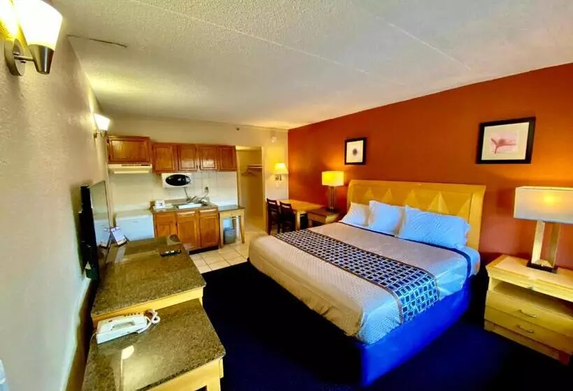 キングサイズベッドのデラックスルーム, Breeze Inn & Suites, Virginia Beach