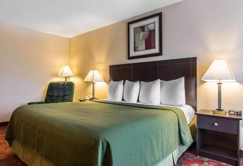 キングサイズベッドのスタンダードルーム, Quality Inn Shelburne Burlington