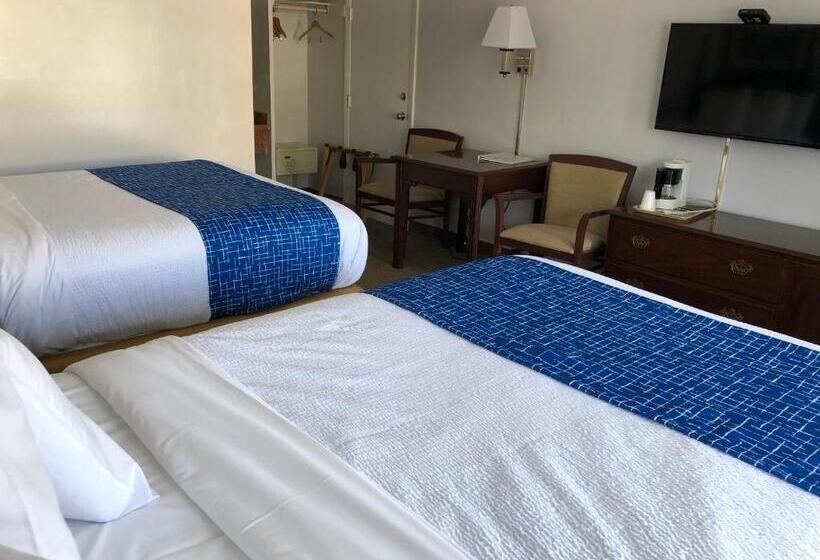 غرفة ديلوكس, Travelodge By Wyndham Cape Cod Area