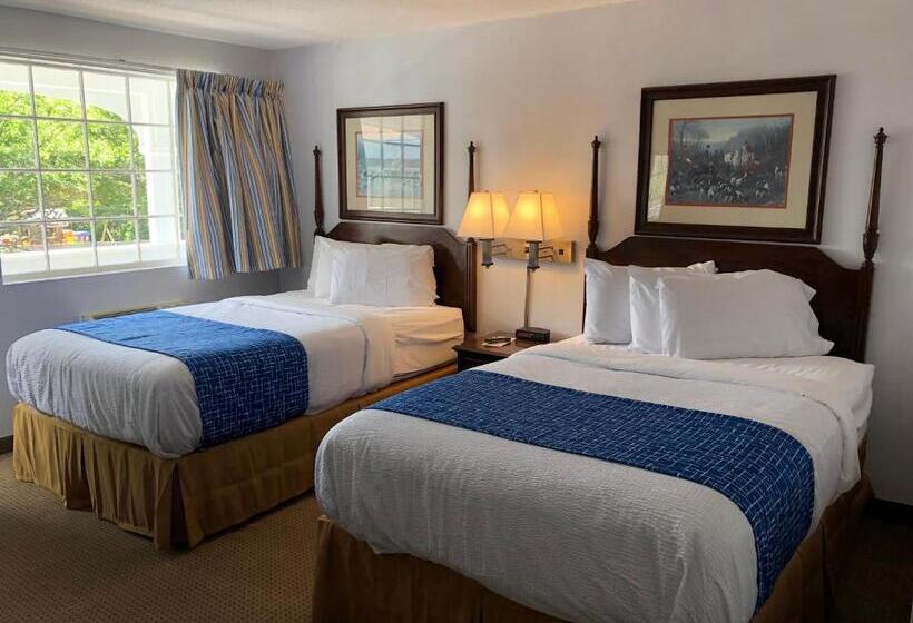 غرفة ديلوكس, Travelodge By Wyndham Cape Cod Area